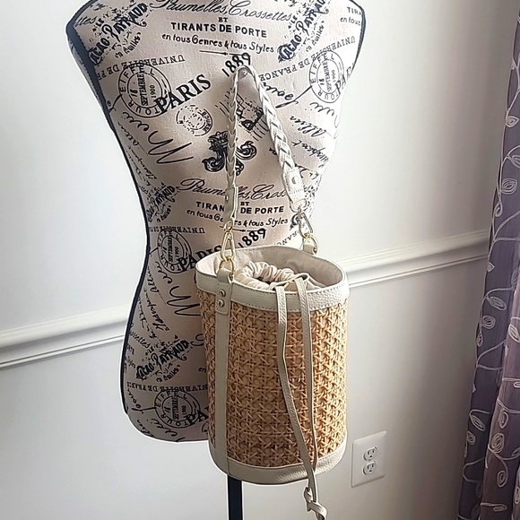 Tommy Bahama Handbags - Tommy Bahama Rattan Bucket Bag